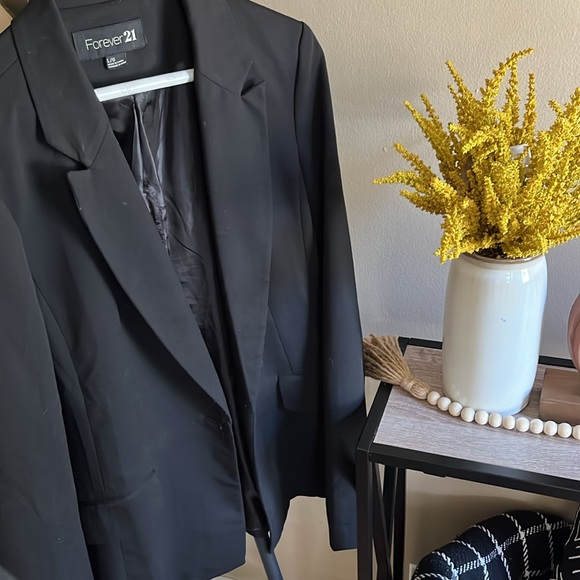 Blazer - Picture 10 of 10